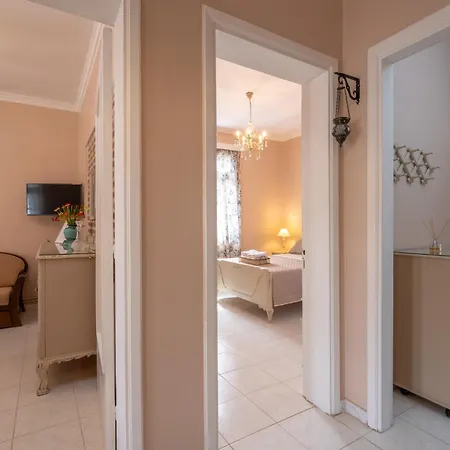 Patriko Retro House Fourka